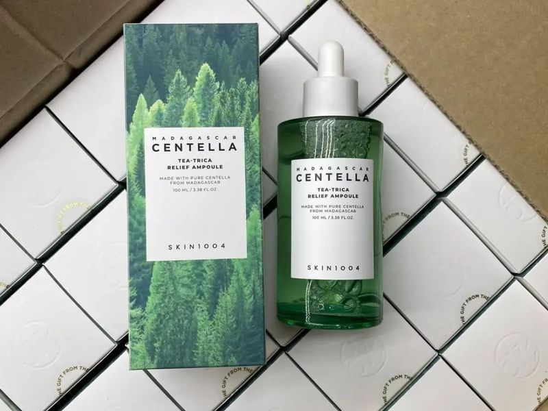 Заспокійлива сироватка для проблемної шкіри SKIN1004 Madagascar Centella Tea Trica Relief Ampoule 100 ml 2890695192 фото
